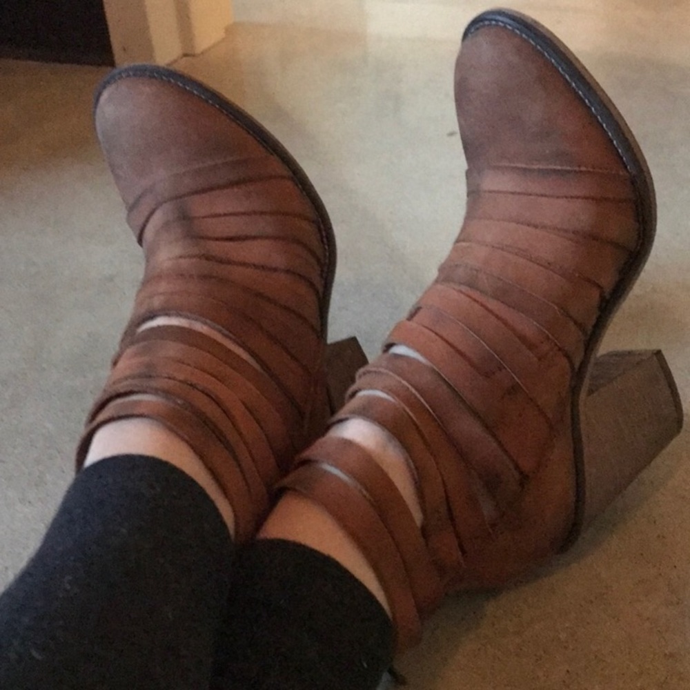 *ON HOLD* Free people booties